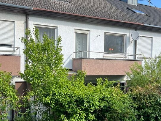 Sofort bezugsfrei! Familienfreundliches, gepflegtes Reihenmittelhaus mit Einbauküche und Einzelgarage in Filderstadt-Bo…