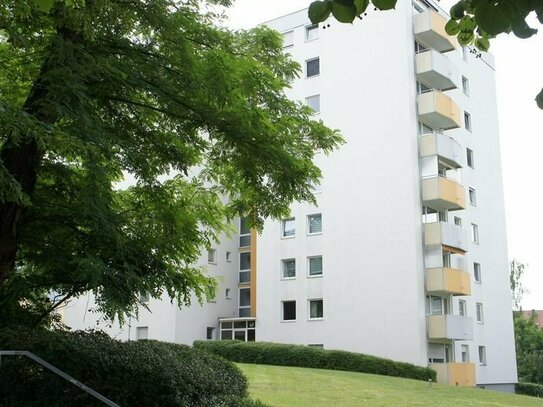 Sanierte 4 Zimmer Wohnung mit Balkon, Barrierefrei