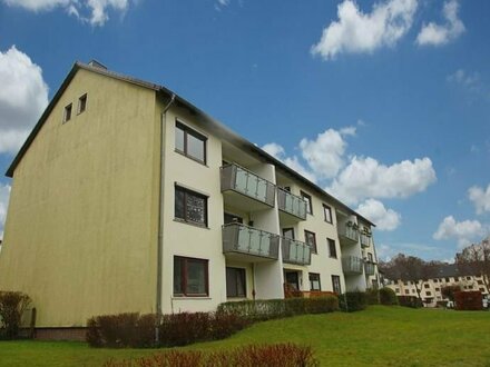 Käufer provisionsfrei. St. Magnus: 3-Zimmer-Wohnung mit Loggia