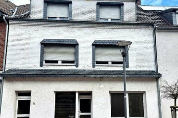 Baesweiler: Sanierte Etagenwohnung 105 m², Balkon