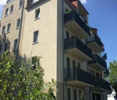 großzügige 1-Zimmer-Wohnung mit Balkon, Einbauküche und Fahrstuhl in Dresden Plauen