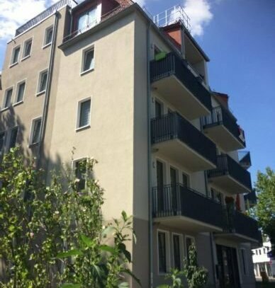 großzügige 1-Zimmer-Wohnung mit Balkon, Einbauküche und Fahrstuhl in Dresden Plauen