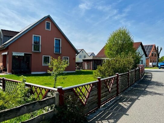 Günstiges, geräumiges und gepflegtes Haus mit sechs Zimmern und Einbauküche in Beratzhausen