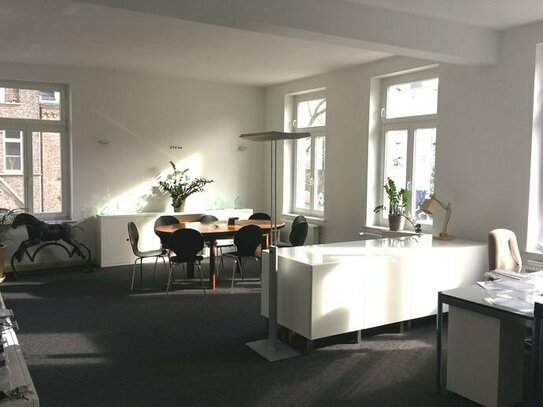 Charmantes Büro im Villenviertel