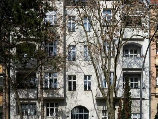 Vermietete Investmentoption: 3-Zimmer-Altbauwohnung nahe Rathaus Steglitz