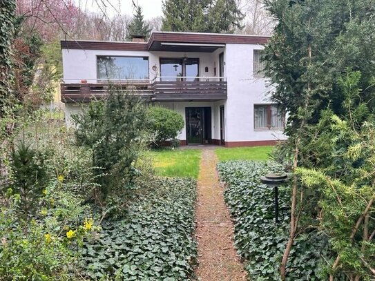 PROVISIONSFREI: großes und ruhig gelegenes Einfamilienhaus mit Garten und Doppelgarage in Zirndorf / alte Veste