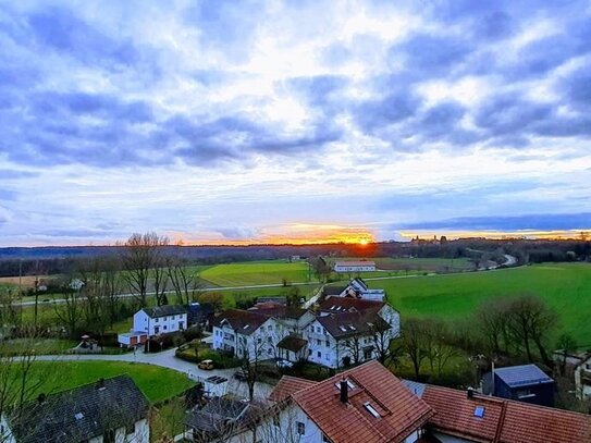 FREIE, große 5-Zimmer-Eigentumswohnung in neuem 3 Parteienhaus - Luft-Wärme-Hzg. mit Bergblick/Weitblick bei München in…