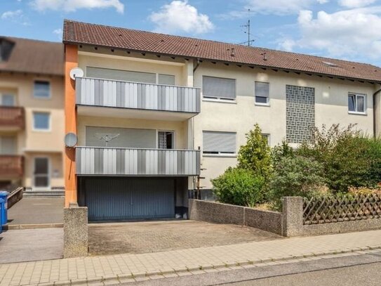 Helle 3-Zimmer- Erdgeschosswohnung (105 m²) mit Doppelgarage