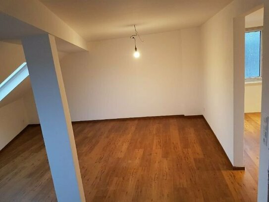 Helle ruhige sanierte 3 Zimmer Wohnung in Lieser