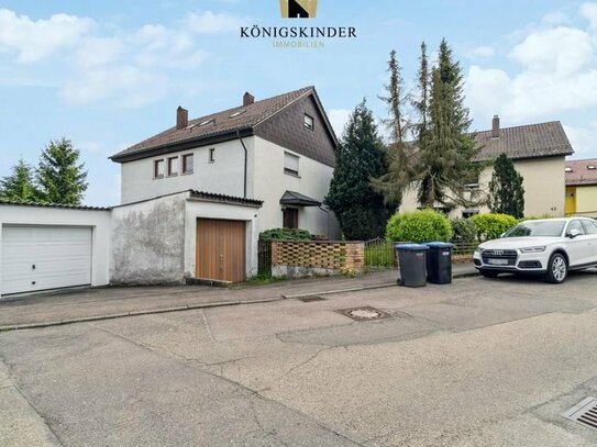 Potenzial für Wohnträume: Charmantes 2-Familienhaus mit Ausbaureserve in Ebersbach