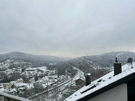 Erstbezug nach Sanierung: 2-Zimmer-Wohnung mit Balkon in Partenstein