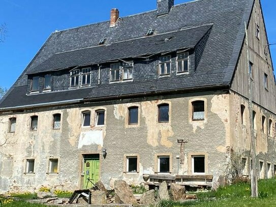 Sanierungsobjekt in gefragter Wohnlage auf großem Grundstück