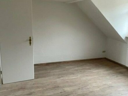 ***3-Zimmer Wohnung mit Abstellkammer - Frisch Renoviert für Sie! ***