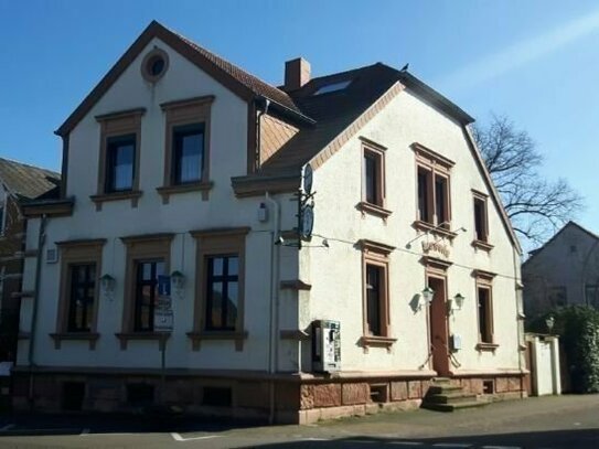 Freistehendes 2 Familienhaus mit altem Charme und ehemaliger Kult-Gaststätte *Brasserie* in St. Ingbert SÜD, Dr. Wolfga…