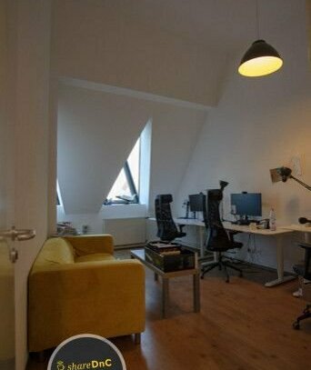 Büroraum und Arbeitsplätze in Dachgeschossbüro in Neukölln - All-in-Miete