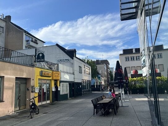 Schön geschnittene 2-Raum-Wohnung mit Loggia - ideal für Kreative mit handwerklichem Geschick