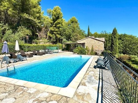 Idyllisches Feriendomizil mit atemberaubendem Ausblick in Draguignan