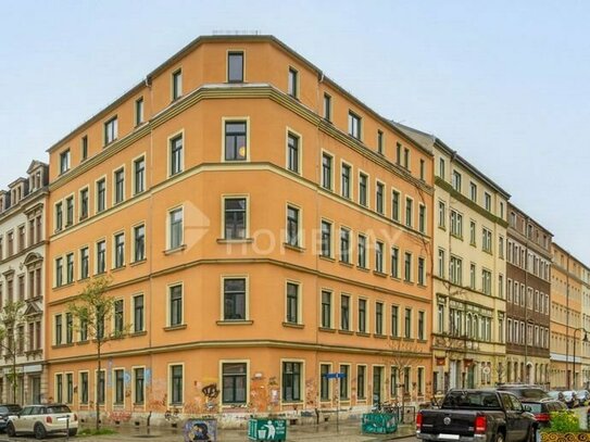 Attraktive Altbau-Wohnung mit 2 Zimmern, Balkon und Tageslichtbad in Dresden