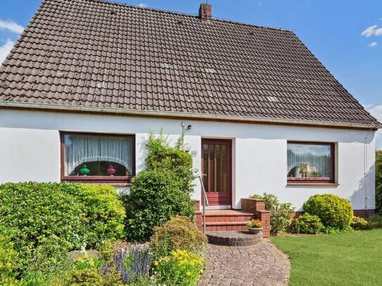 Gemütliches Einfamilienhaus mit malerischem Garten in Quickborn/Heide sucht liebevolle Familie