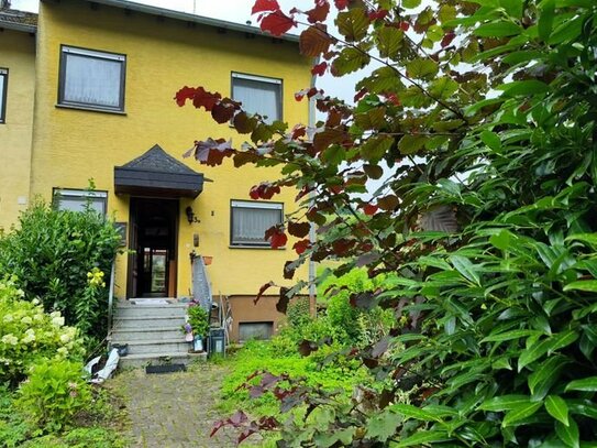 Reihenendhaus mit 7,5 Zimmer und Garage in traumhafter Lage