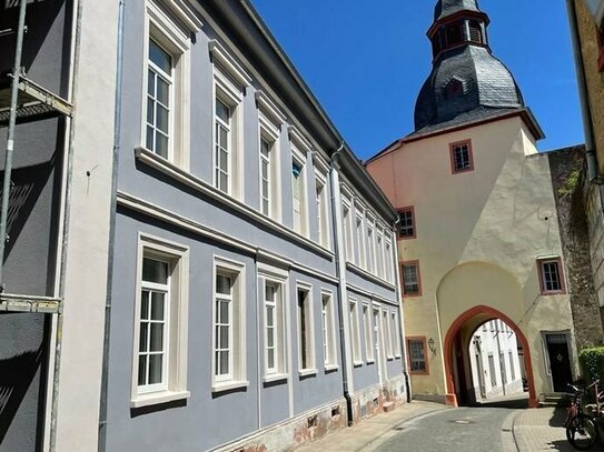 EUPORA® Immobilien: "Erstbezug", sanierte Wohnung in der Altstadt in Kirchheimbolanden.