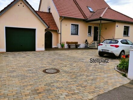 Erdgeschosswohnung Weichering mit überdachter Terrasse und eigenem Gartenanteil