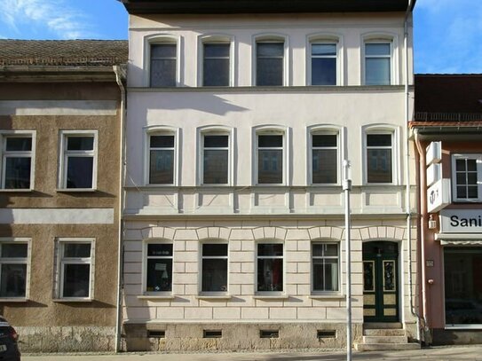 Vermietetes Mehrfamilienhaus mit Renovierungsbedarf in Apolda - Perfekte Investitionsmöglichkeit!