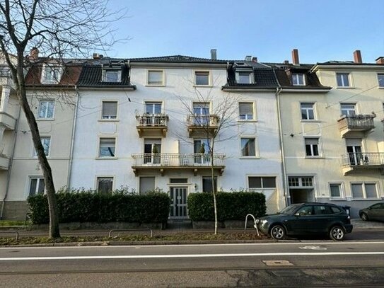 Großzügige und moderne 4-Zimmer-Maisonette-Wohnung mit Charme in toller Lage in der Weststadt !