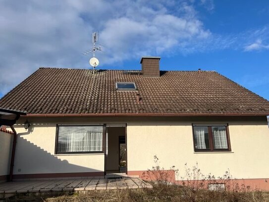 In ruhiger Premiumlage: freistehendes Einfamilienhaus mit viel Potential und großem Grundstück!