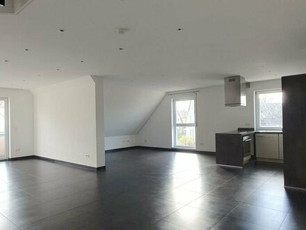 Hirschaid | Maisonette Wohnung | 3 Zi mit Balkon, Einbauküche, Keller zzgl. Garage und Stellplatz