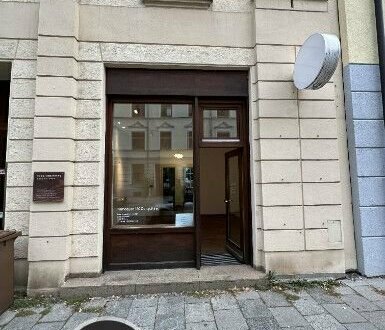 Ladenbüro im wunderschönen Altbau mit großer Fensterfront - All-in-Miete