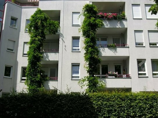 große 1-Zimmer-Wohnung mit Balkon in Langwasser-Mitte