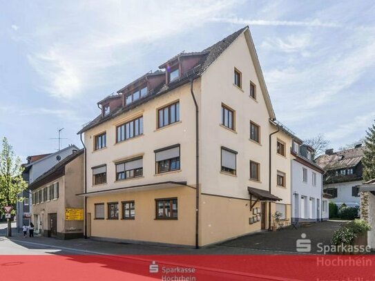 5-Familienhaus im Stadtkern, toller Zustand innen und außen - interessante Geldanlage in Wehr!