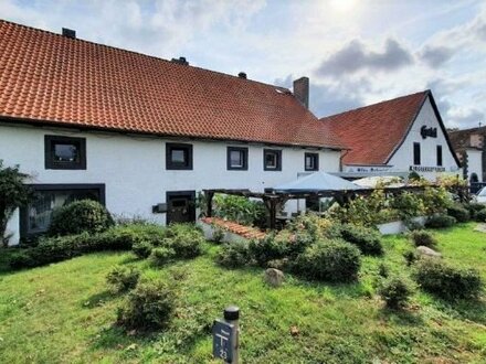 Denkmalgeschütztes Hotel und Gasthaus mit Wohnungen und Erweiterungsoption auf 5.100 m² Grundstück