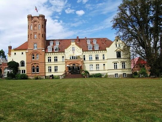 Dachgeschosswohnung im Schloss Lelkendorf