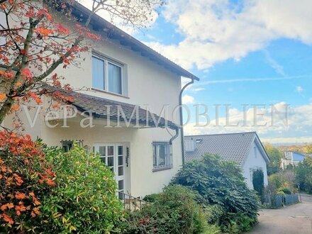 REIHENENDHAUS IN TOP LAGE VON WEINHEIM, MIT BALKON, TERRASSE, SÜDAUSRICHTUNG & WEITBLICK