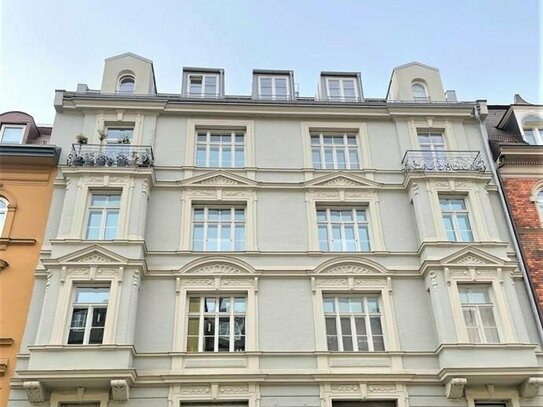 Brück Immobilien - Bestlage Schwabing - Denkmalgeschützter Altbau - Vermietete 2 Zi.-ETW