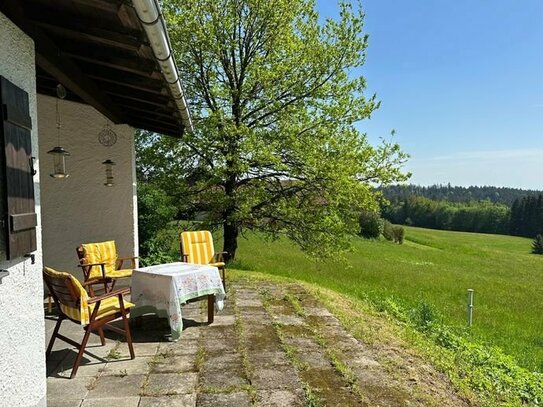 Deggendorf/Rusel: Ferienhaus/Wochenendhaus in traumhafter Aussichts-/Waldrandlage!