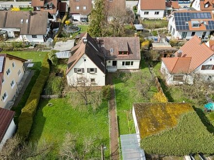 Provisionsfrei - Abrissreifes Haus auf großzügigem Grundstück mit Bebauungsplan