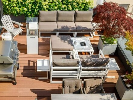 Above & Beyond - Klimatisiertes Dachgeschoss mit Sonnen-Terrasse und Stellplatz im ruhigen Innenhof