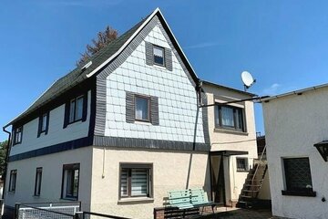 Einfamilienhaus in idyllischer & ruhiger Randlage !