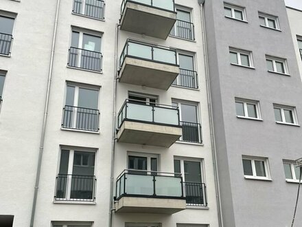 Stylishe 2-Zimmer-Wohnung mit sonnigem Balkon und topmoderner Einbauküche