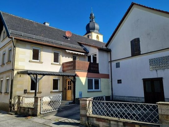 Modernisiertes 1-2 Familien-Wohnhaus mit Nebengebäude, Garage und Garten in zentraler Lage von Rentweinsdorf