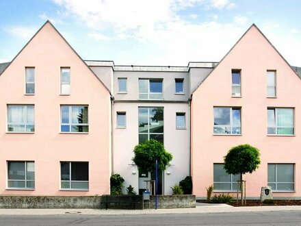 Lichtdurchflutet Wohnen mit großer Dachterrasse in zentraler Lage von Seeheim-Jugenheim