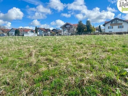 Vollerschlossenes Baugrundstück mit Baugenehmigung bei Kempten im Allgäu!