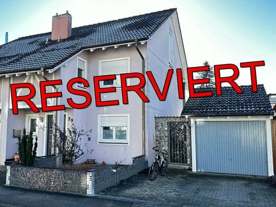 RESERVIERT ! Doppelhaushälfte mit großer Gartenfläche in Breisach !