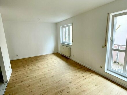 Helle 1 Zimmerwohnung mit Balkon und Stellplatz