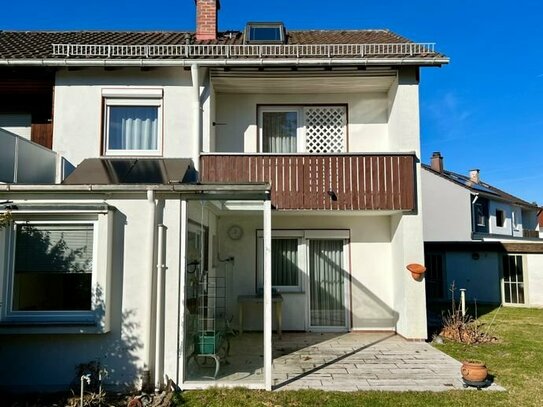 REIHENENDHAUS MIT GROßEM GARTEN - KELLER - DG AUSGEBAUT - KACHELOFEN - GARAGE