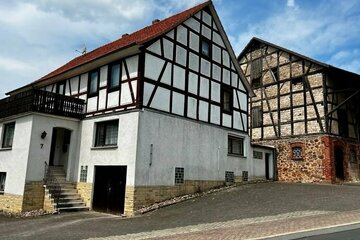 Rustikales Bauernhaus mit Scheune und großem Land - ländliche Ruhe pur! Keine Käuferprovision!