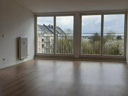 4-Zimmer-Dachgeschoss-Maisonette mit Blick ins Grüne, mit Balkon